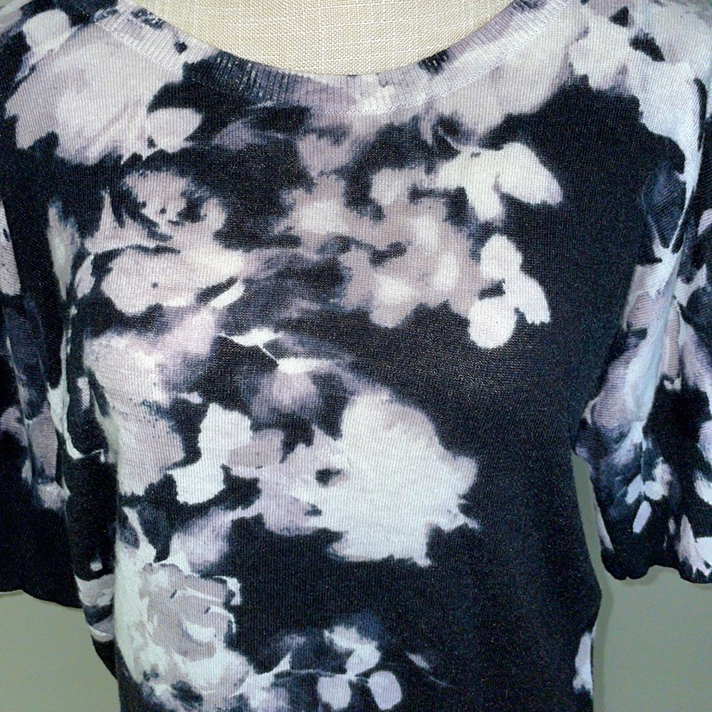 Vera Wang medium short sleeve sweater. Black and white, good used condition. - Picture 2 of 7